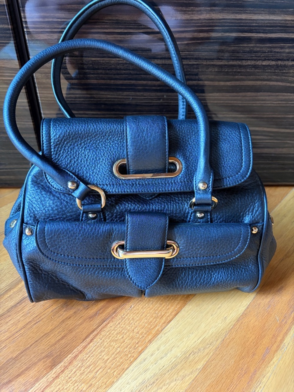 Like new! Anne Klein Black Pebble Leather Satchel Handbag with Gold Hardware - Picture 3 of 10